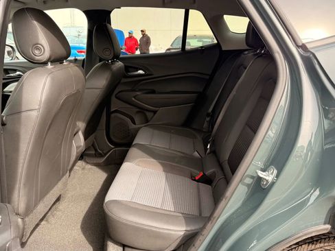 Used 2025 Chevrolet Trax LT image 13