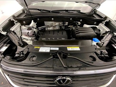 Used 2025 Volkswagen Atlas Cross Sport SE image 10