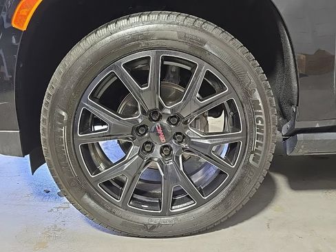Used 2021 GMC Yukon XL Denali w/ Denali Ultimate Package AWD/4WD image 13