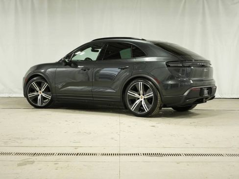 Used 2025 Porsche Macan Electric image 3
