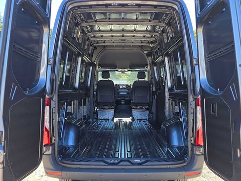 Used 2026 Mercedes-Benz Sprinter 2500 image 19