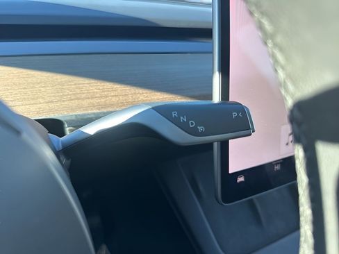 Used 2023 Tesla Model Y Long Range image 17