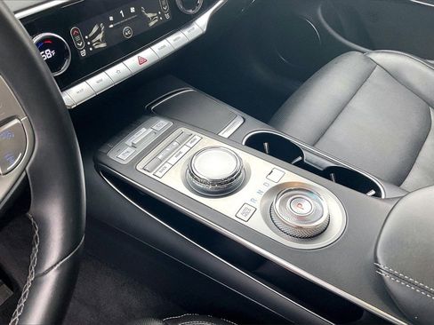 Used 2025 Genesis GV70 2.5T image 17