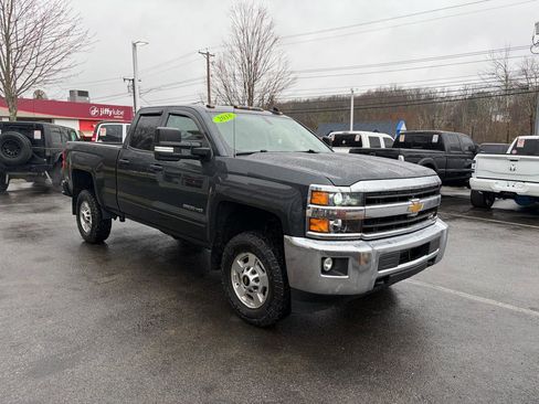 Used 2018 Chevrolet Silverado 2500 LT w/ LT Convenience Package image 4