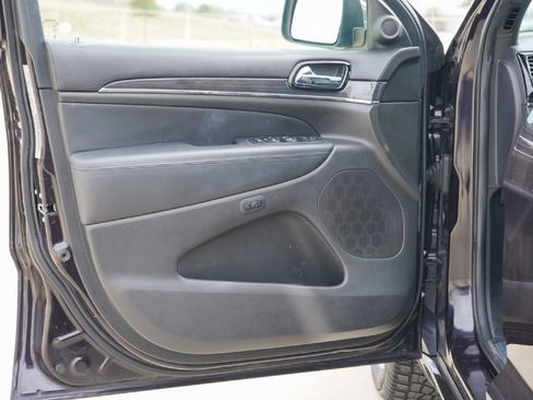 Used 2019 Jeep Grand Cherokee Overland image 22