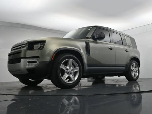Used 2021 Land Rover Defender 110 SE AWD/4WD image 20