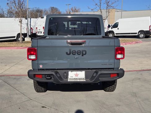 New 2025 Jeep Gladiator Sport image 4