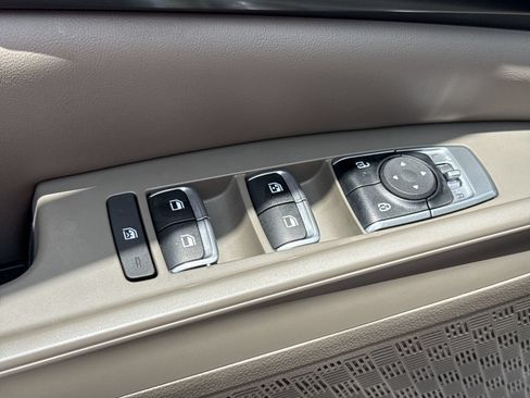 Used 2026 Kia Carnival FWD image 15