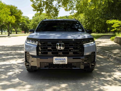 Used 2026 Honda Pilot Black Edition image 3