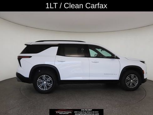 Used 2025 Chevrolet Traverse LT w/ Driver Confidence Package FWD image 22