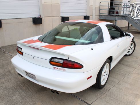 Used 1997 Chevrolet Camaro SS w/ Preferred Equipment Group 2 RWD image 37