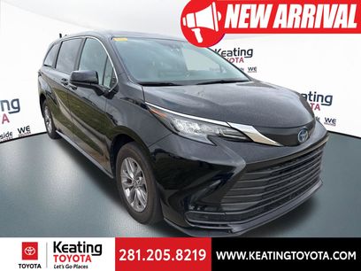 Used 2025 Toyota Sienna LE