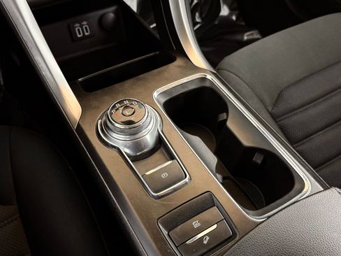 Used 2019 Ford Fusion SE FWD image 38