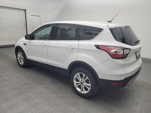 Used 2017 Ford Escape SE FWD image 3