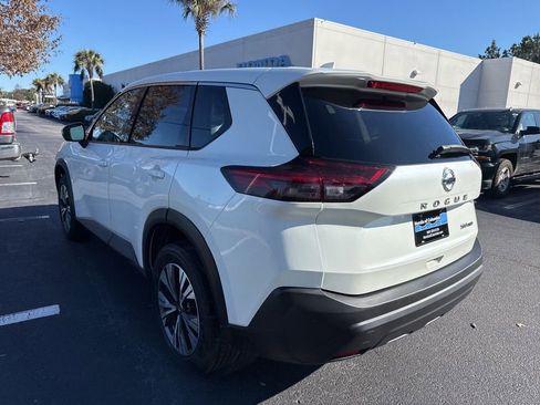 Used 2021 Nissan Rogue SV image 5