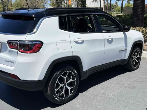 Used 2025 Jeep Compass Limited AWD/4WD image 46