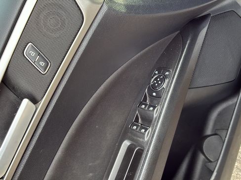 Used 2020 Ford Fusion SE AWD/4WD image 20