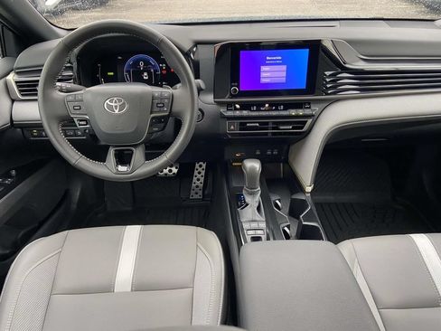 Used 2026 Toyota Camry SE w/ Convenience Package FWD image 12