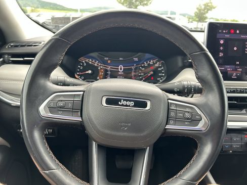 Used 2022 Jeep Compass Limited w/ Sun and Sound Group AWD/4WD image 26