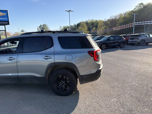 Used 2023 GMC Acadia AT4 w/ Preferred Package AWD/4WD image 7