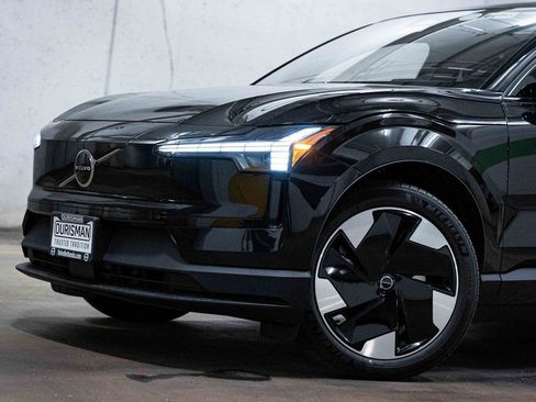 New 2025 Volvo EX30 Plus w/ Protection Package Premier image 2