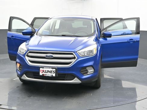 Used 2017 Ford Escape SE image 44