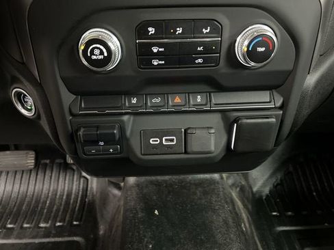 Certified 2024 GMC Sierra 2500 Pro AWD/4WD image 17