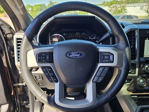 Used 2018 Ford F250 Lariat w/ Lariat Ultimate Package AWD/4WD image 20
