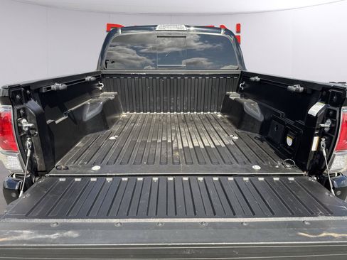 Used 2023 Toyota Tacoma TRD Off-Road w/ Advanced Technology Package AWD/4WD image 33