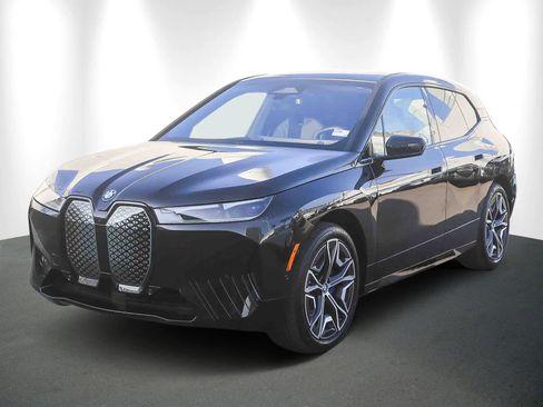 Used 2025 BMW iX xDrive50 w/ Sport Package image 3