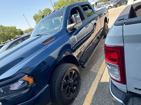Used 2024 RAM 2500 Big Horn w/ Night Edition AWD/4WD image 4