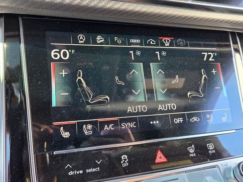 Used 2024 Audi RS Q8 4.0T image 26