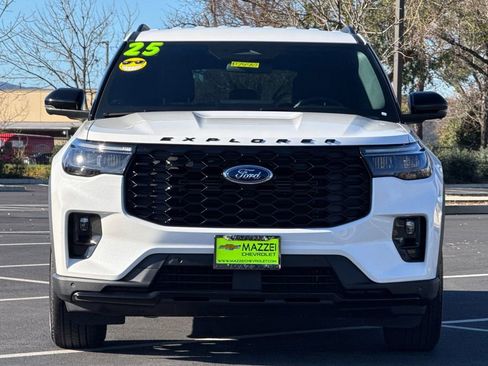 Used 2025 Ford Explorer ST-Line RWD image 7