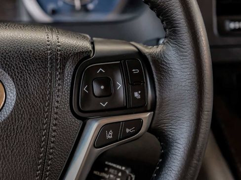 Used 2018 Toyota Sienna XLE image 20