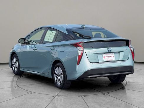 Certified 2018 Toyota Prius Three FWD image 4