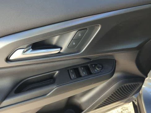 New 2026 Chevrolet Equinox EV LT image 22