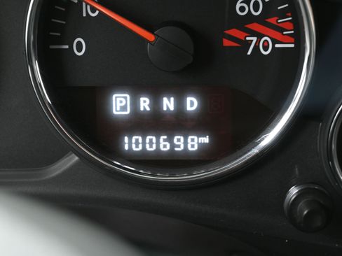 Used 2016 Jeep Wrangler Unlimited Rubicon image 16