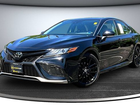 Used 2024 Toyota Camry XSE FWD image 3