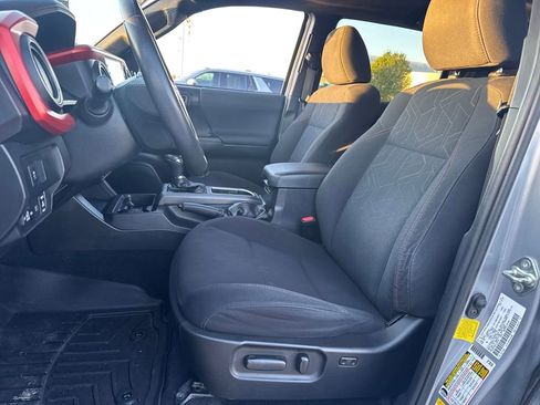 Used 2020 Toyota Tacoma TRD Sport image 17