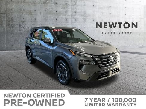 Used 2025 Nissan Rogue SV FWD image 1