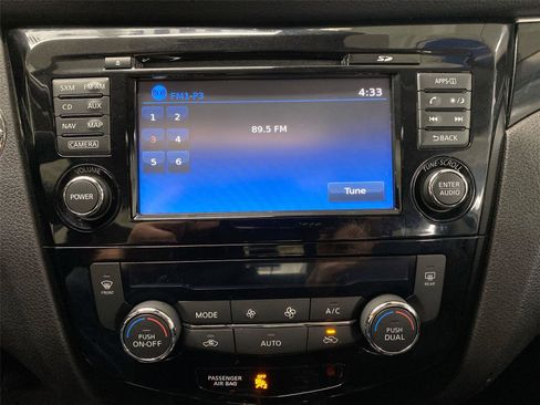 Used 2017 Nissan Rogue Sport SL w/ SL Premium Package image 16