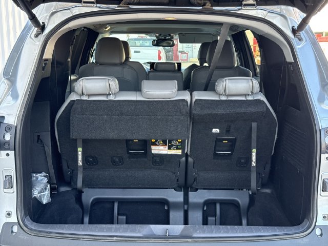Used 2025 Toyota Sienna XLE FWD image 35