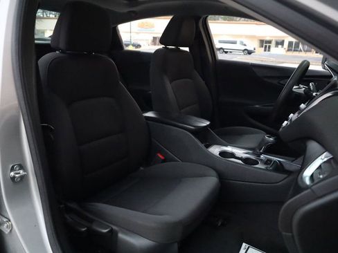 Used 2020 Chevrolet Malibu LT image 24