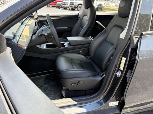 Used 2024 Tesla Model Y Long Range AWD/4WD image 13