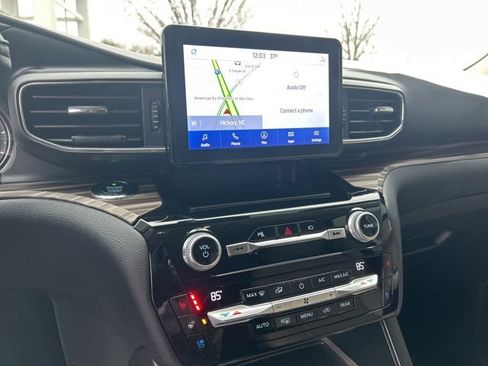 Used 2021 Ford Explorer Limited w/ Equipment Group 301A image 24