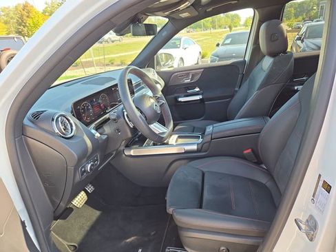 Used 2024 Mercedes-Benz GLB 250 4MATIC image 25