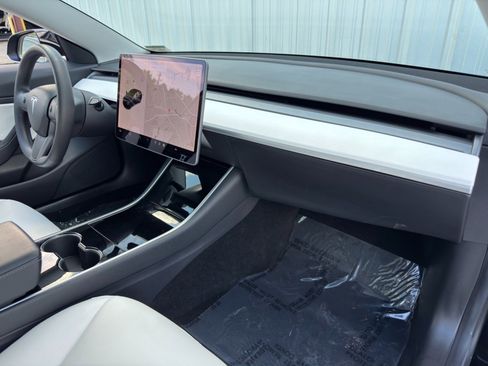 Used 2020 Tesla Model 3 Long Range image 15
