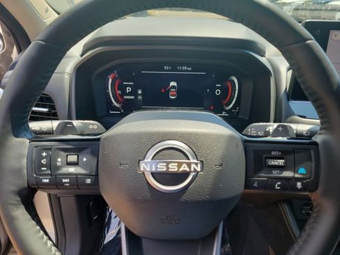 Used 2025 Nissan Rogue Platinum w/ Platinum Premium Package FWD image 21