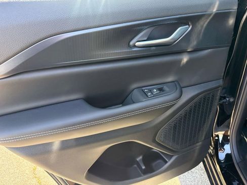 New 2025 Jeep Grand Cherokee Laredo X image 7