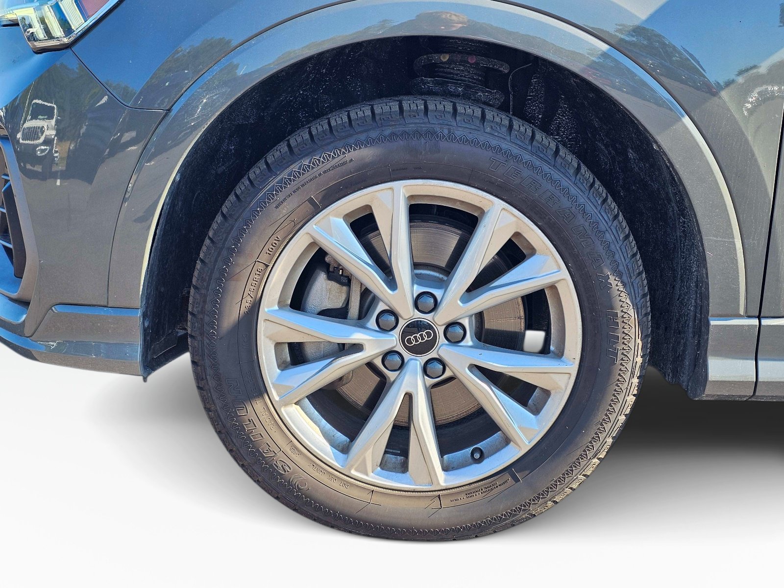 Used 2025 Audi Q3 2.0T Premium AWD/4WD image 2